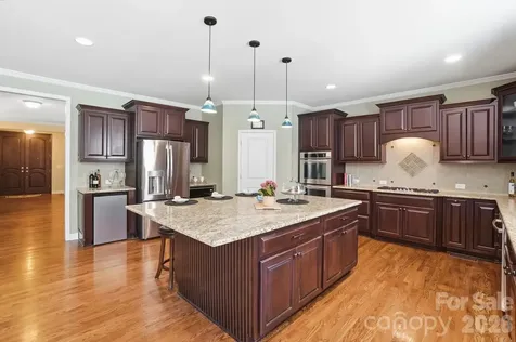 3219 Lakehurst Crossing Matthews NC 28104