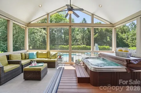 3219 Lakehurst Crossing Matthews NC 28104