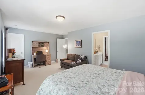 3219 Lakehurst Crossing Matthews NC 28104