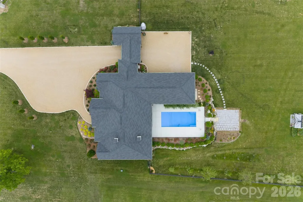 23 Benton Farms Lane Horse Shoe NC 28742