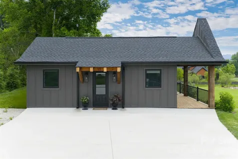 23 Benton Farms Lane Horse Shoe NC 28742