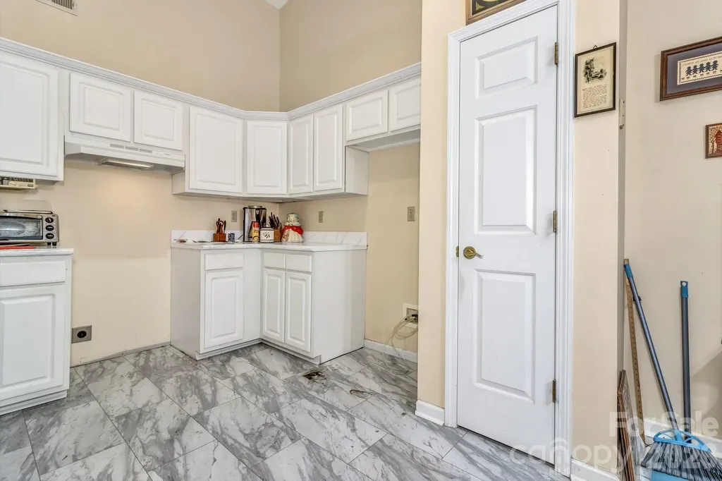 105 Amelia Drive Hendersonville NC 28792