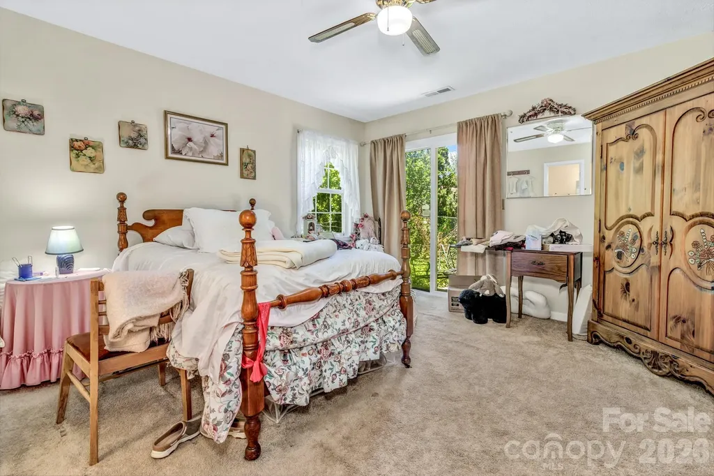 105 Amelia Drive Hendersonville NC 28792