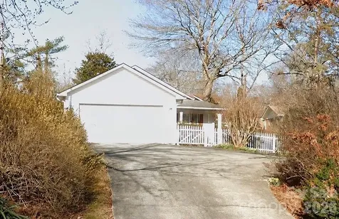 105 Amelia Drive Hendersonville NC 28792