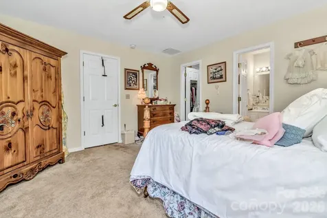 105 Amelia Drive Hendersonville NC 28792