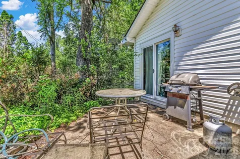 105 Amelia Drive Hendersonville NC 28792