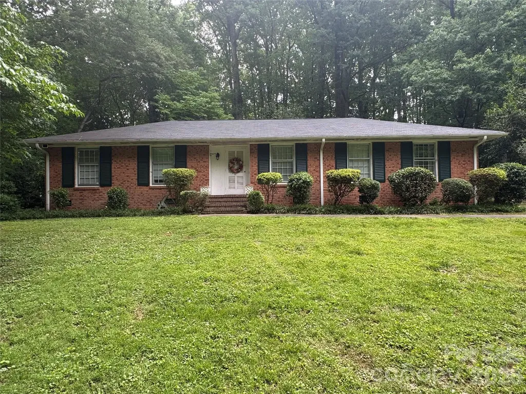 6824 Linda Lake Drive Charlotte NC 28215