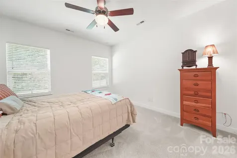10050 Lilac Court Charlotte NC 28215