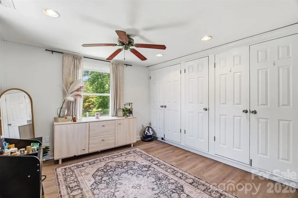 1177 Runway Drive Hendersonville NC 28792