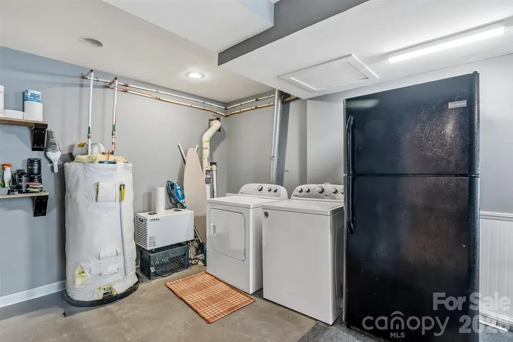 1177 Runway Drive Hendersonville NC 28792