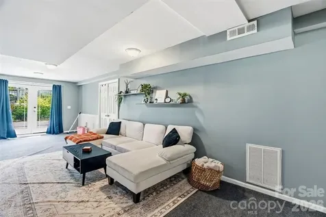 1177 Runway Drive Hendersonville NC 28792