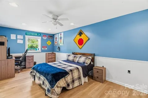 1177 Runway Drive Hendersonville NC 28792