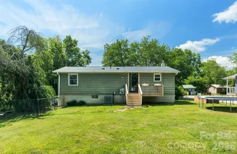 1177 Runway Drive Hendersonville NC 28792