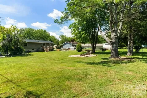 1177 Runway Drive Hendersonville NC 28792