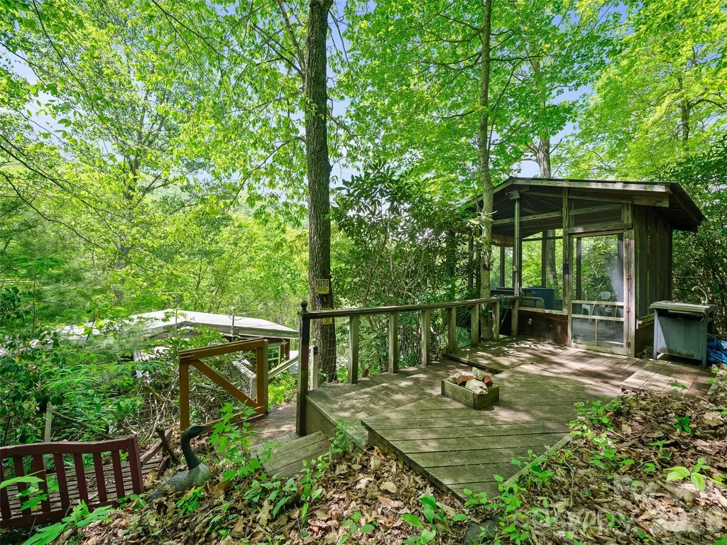 1331 Georges Fork Road Burnsville NC 28714