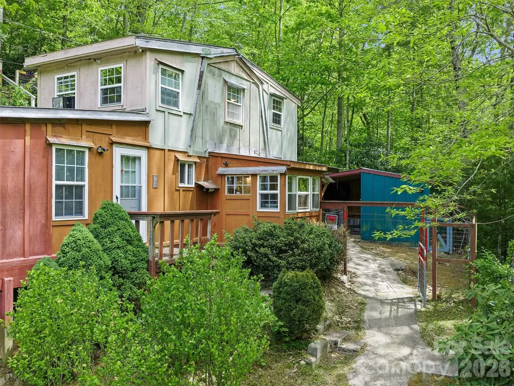 1331 Georges Fork Road Burnsville NC 28714