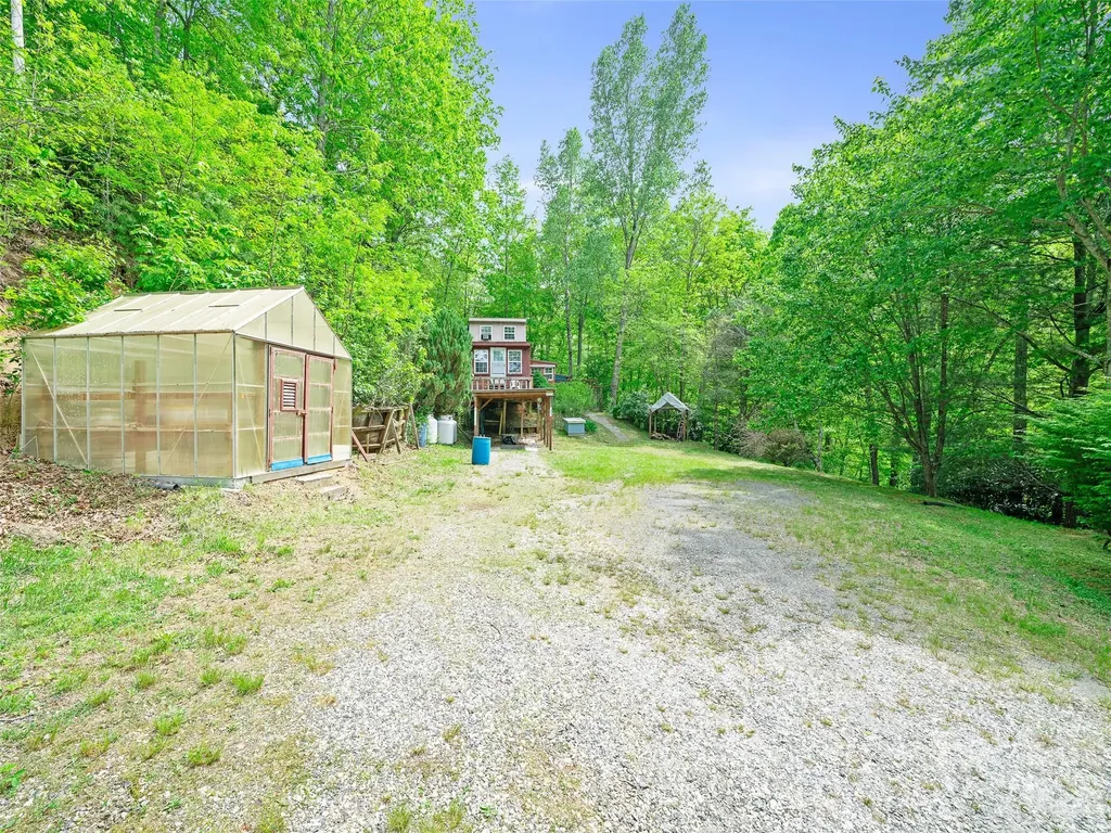 1331 Georges Fork Road Burnsville NC 28714