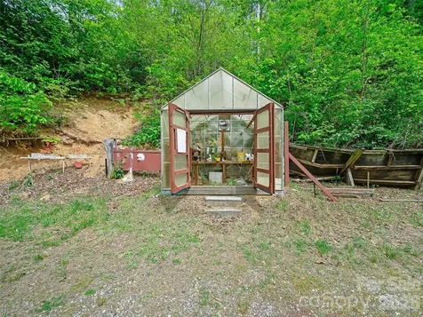 1331 Georges Fork Road Burnsville NC 28714