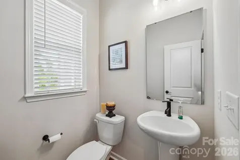 8137 Franklin Trail Street Charlotte NC 28227