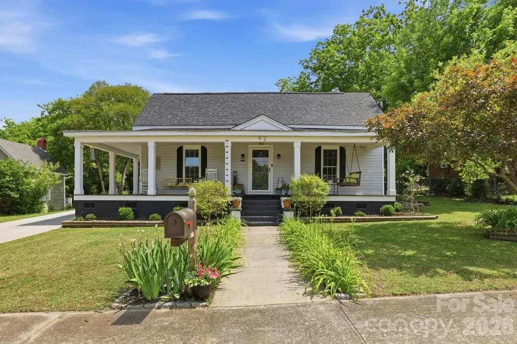 92 NW Meadow Avenue NE Concord NC 28025