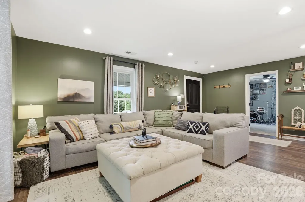 92 NW Meadow Avenue NE Concord NC 28025