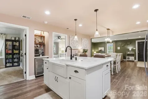 92 NW Meadow Avenue NE Concord NC 28025