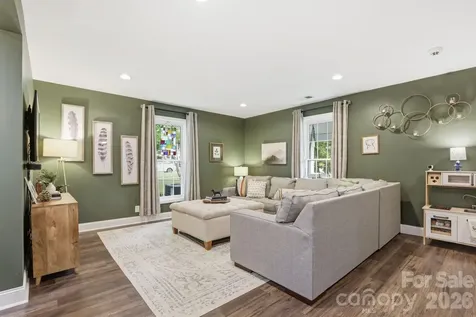 92 NW Meadow Avenue NE Concord NC 28025