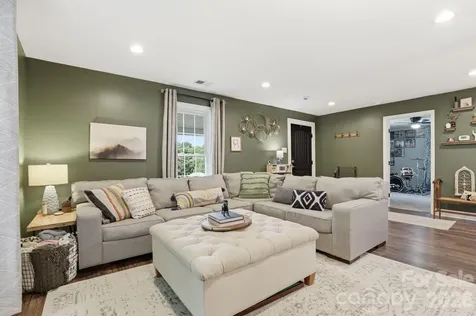 92 NW Meadow Avenue NE Concord NC 28025