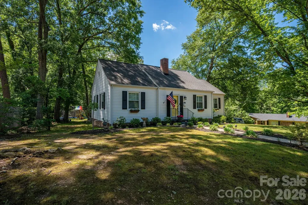 823 N Laurel Street Lincolnton NC 28092