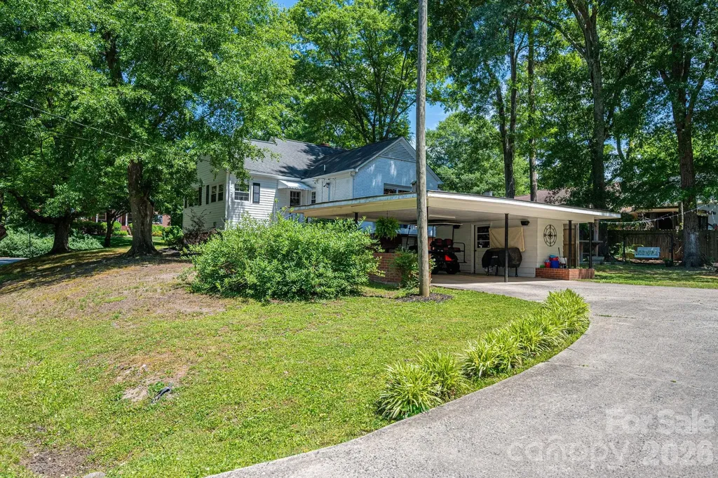 823 N Laurel Street Lincolnton NC 28092