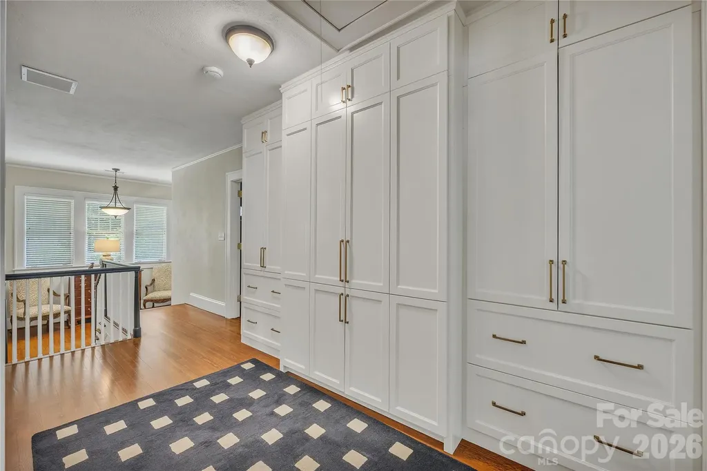 128 W Colonial Drive Salisbury NC 28144