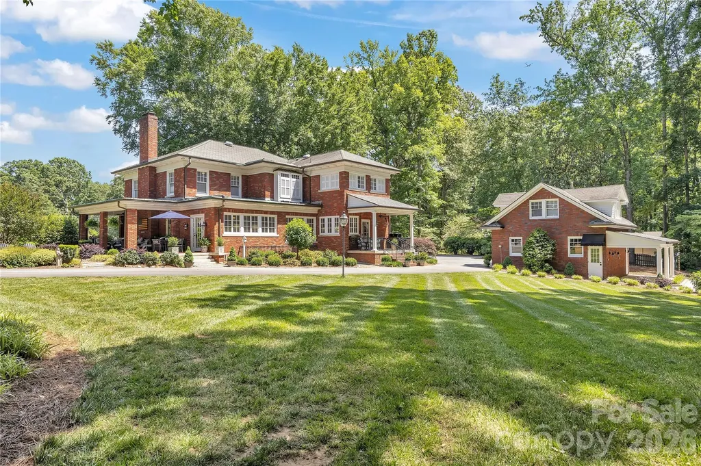 128 W Colonial Drive Salisbury NC 28144