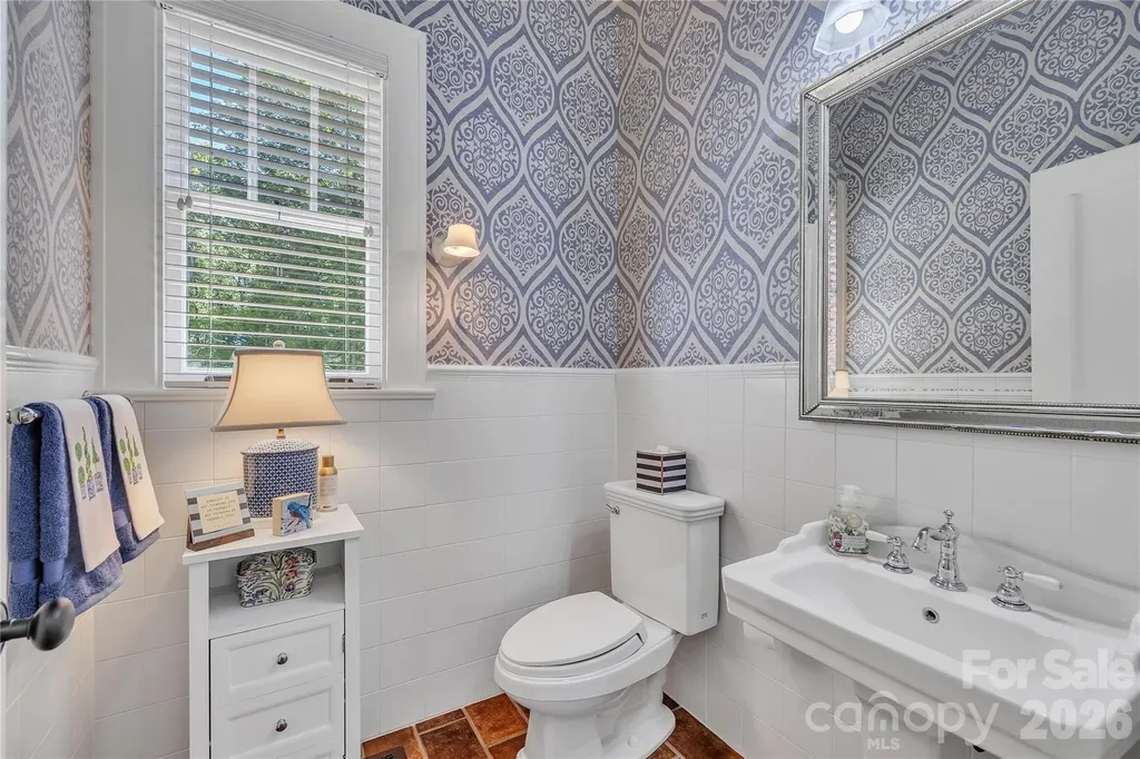 128 W Colonial Drive Salisbury NC 28144