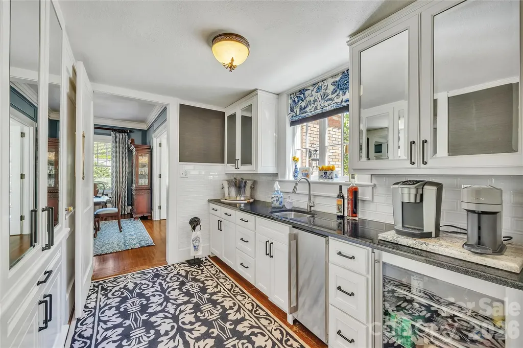 128 W Colonial Drive Salisbury NC 28144