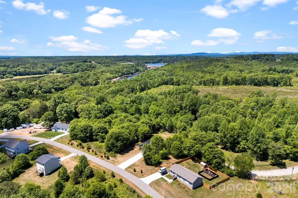 128 Slate Drive Statesville NC 28625