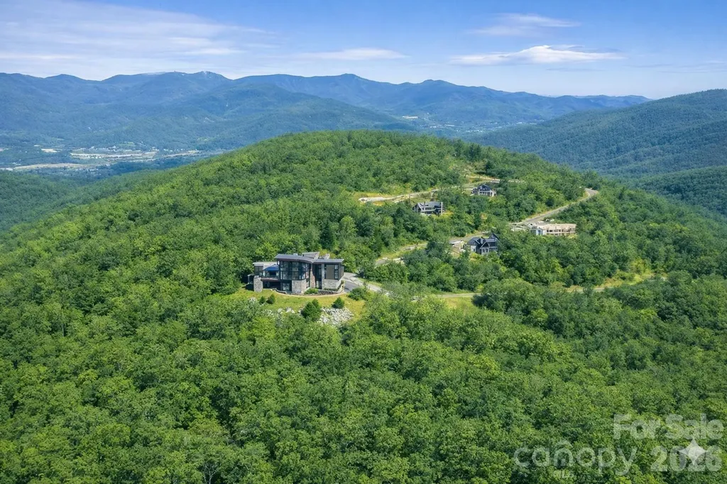 9997 Southcliff Parkway Fairview NC 28730