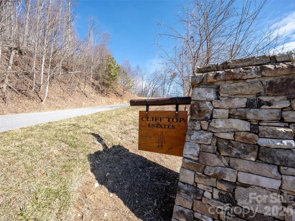 9997 Southcliff Parkway Fairview NC 28730