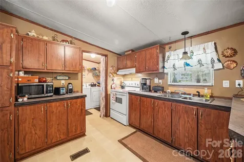 323 Carlyle Road Troutman NC 28166