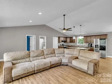252 Oak Park Drive Clyde NC 28721