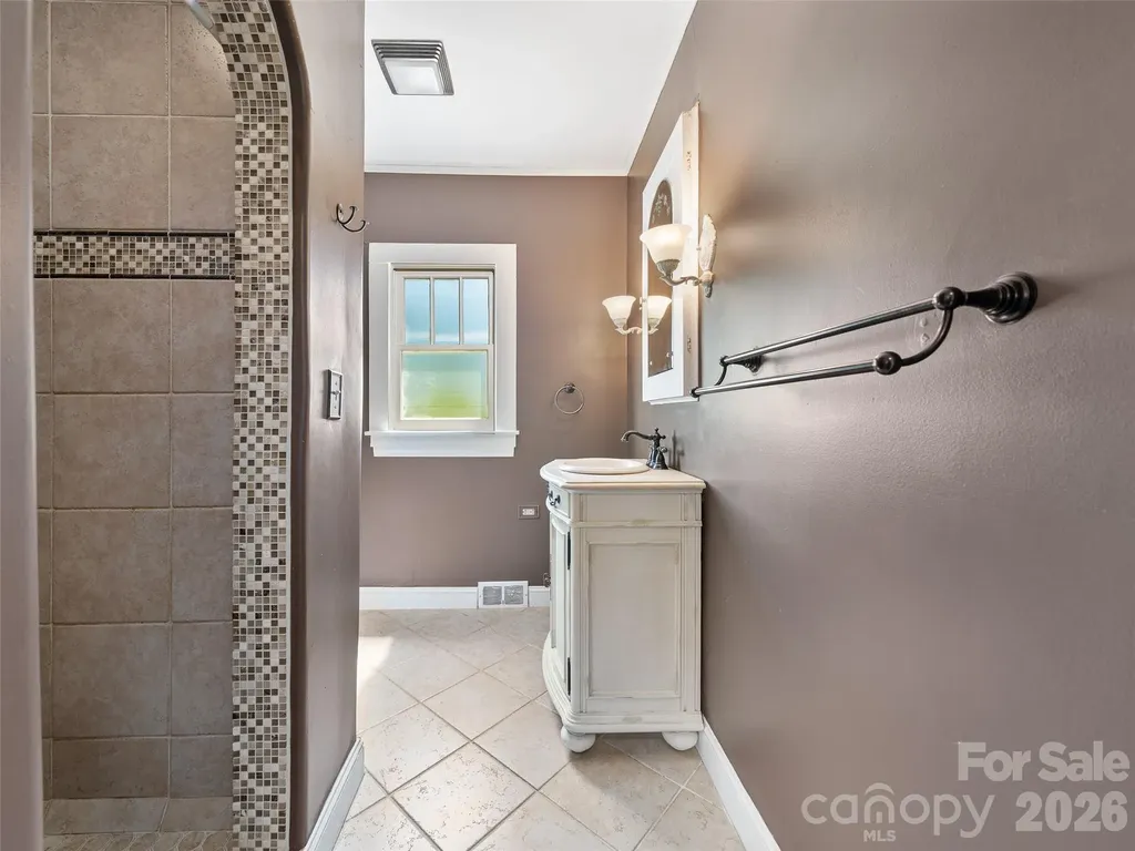 118 Robertson Street Burnsville NC 28714