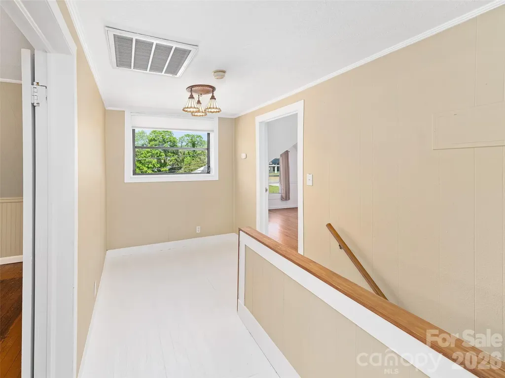 118 Robertson Street Burnsville NC 28714
