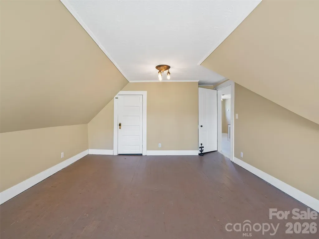 118 Robertson Street Burnsville NC 28714