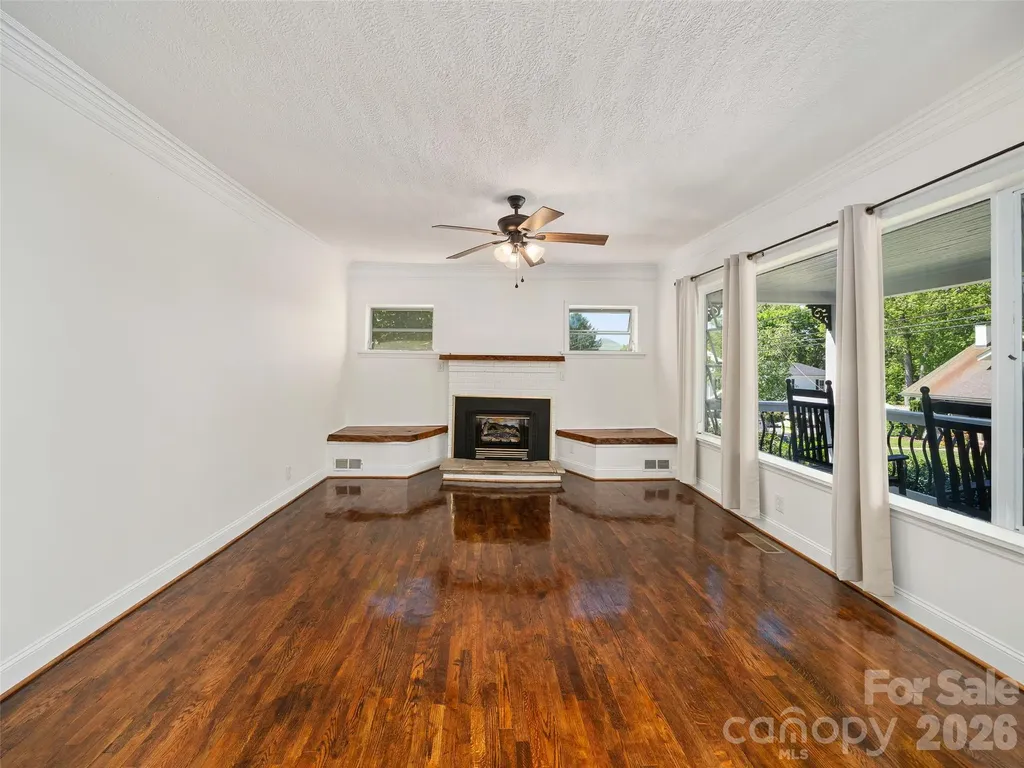 118 Robertson Street Burnsville NC 28714