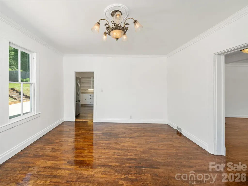 118 Robertson Street Burnsville NC 28714