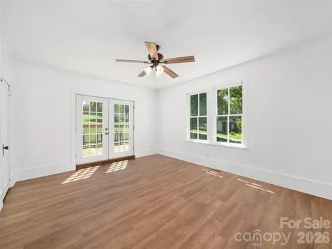 118 Robertson Street Burnsville NC 28714