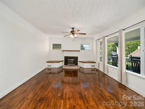 118 Robertson Street Burnsville NC 28714
