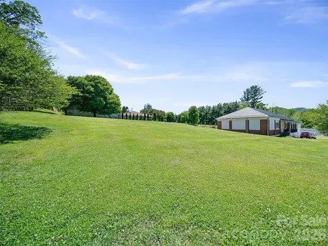 118 Robertson Street Burnsville NC 28714