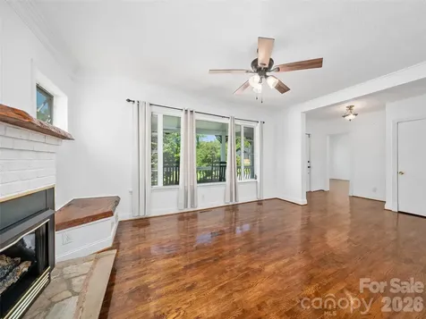 118 Robertson Street Burnsville NC 28714