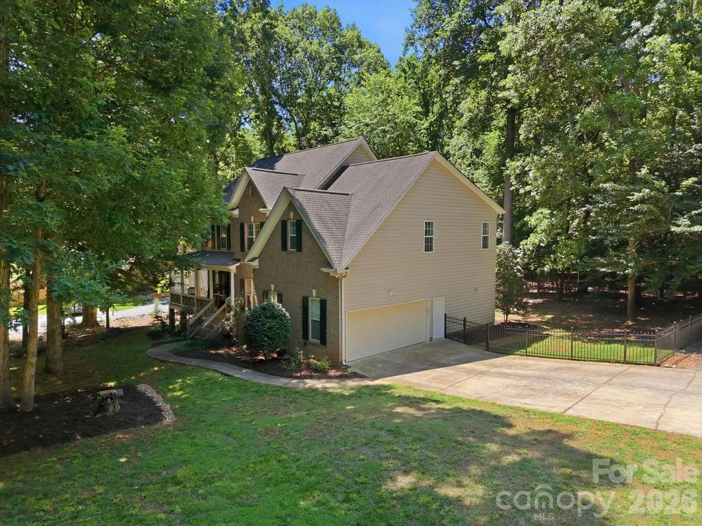 2006 Wedgewood Drive Weddington NC 28104