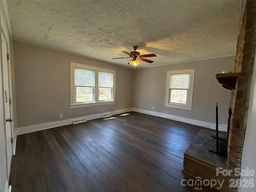 40 Little Knob Road Asheville NC 28803